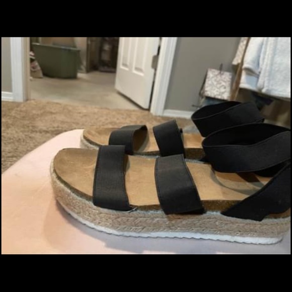 Womans wedge from target size 8 - Picture 2 of 2